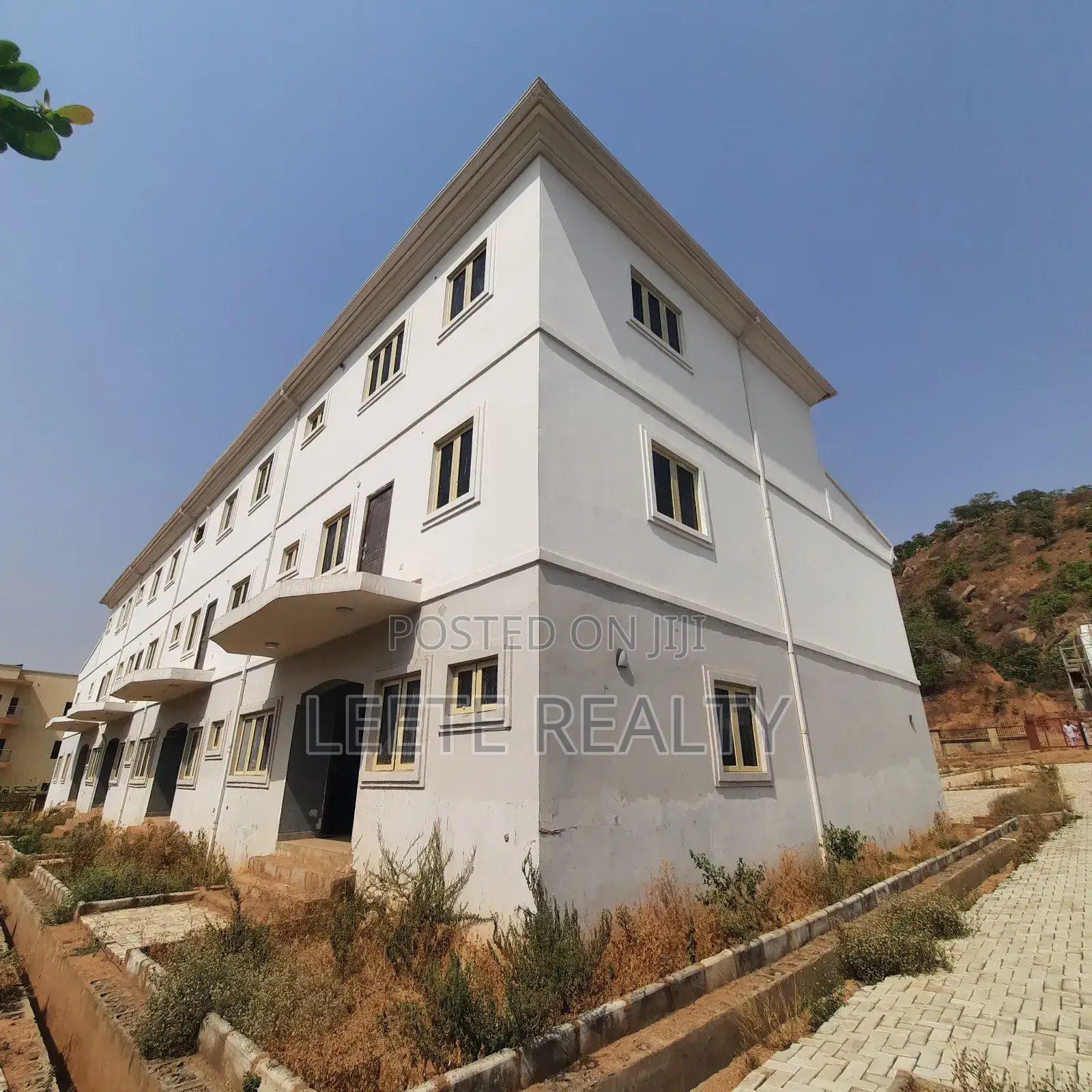4bdrm Townhouse/Terrace in Katampe Extension for sale
