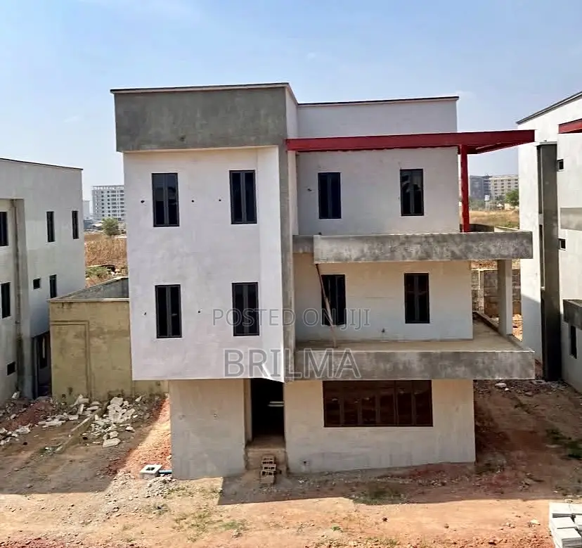 5bdrm Duplex in Mabushi for sale