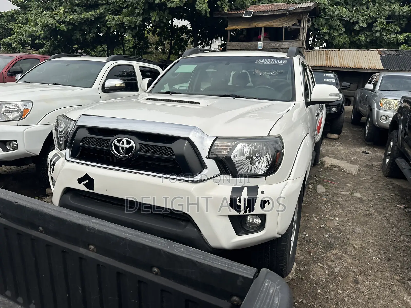 Toyota Tacoma V6 4dr Access Cab 4WD 6.1 ft. SB (4.0L 6cyl 5A) 2015