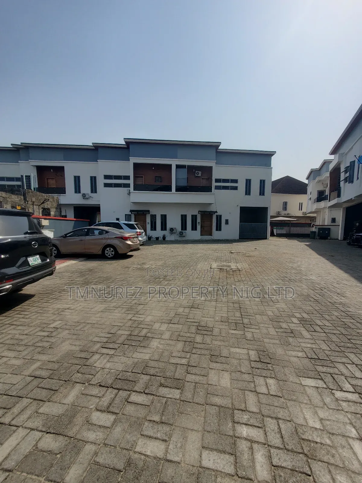 4bdrm Duplex in Orchil Road, Chevron for rent