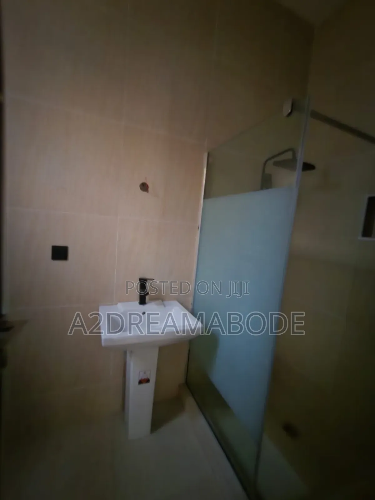5bdrm Duplex in Omole Phase 2 Gra for rent