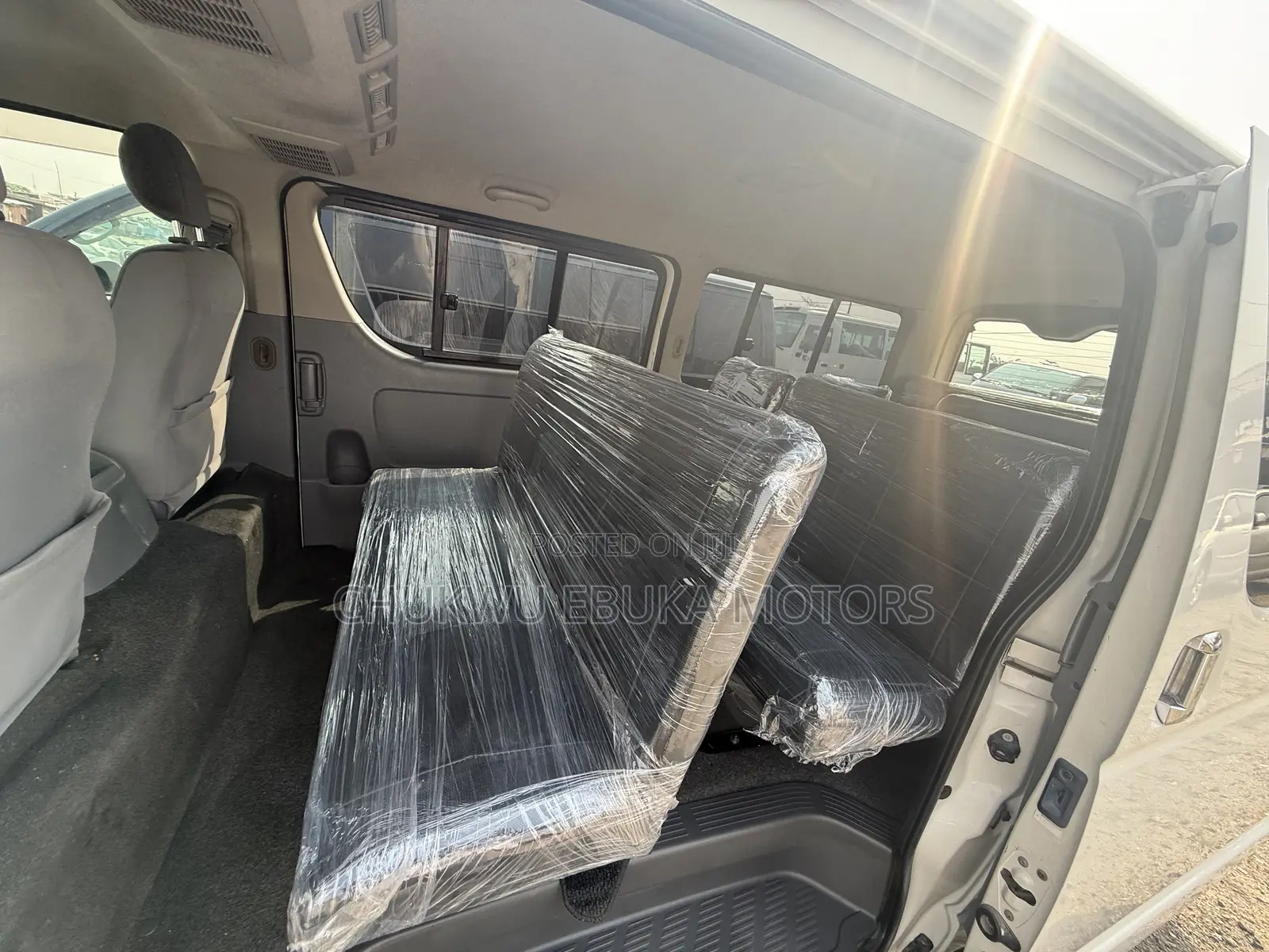 Toyota HiAce 2010 White