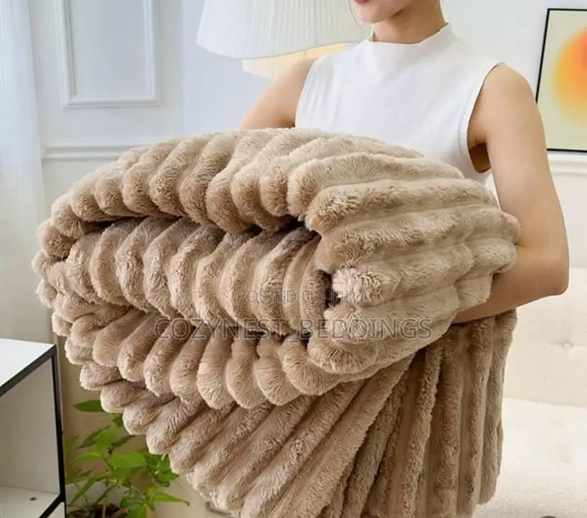 Fur Rabbit Throw Blanket – Ultra Soft Fluffy Blanket for Bed Couch