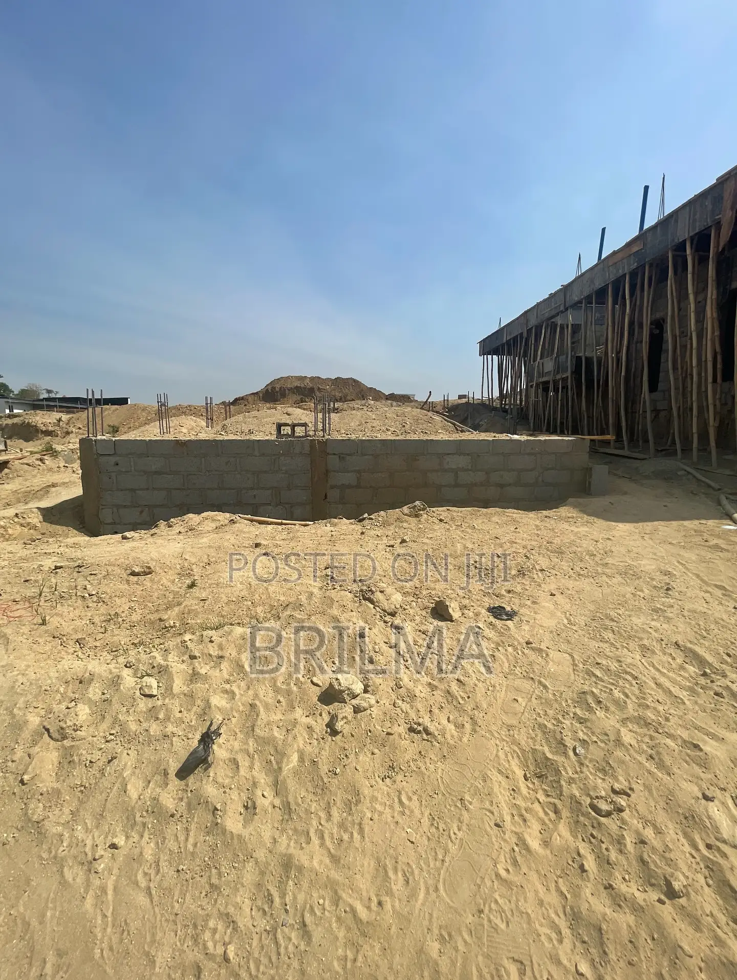 Guzape Estate Plots DPC 400sqm: 150m