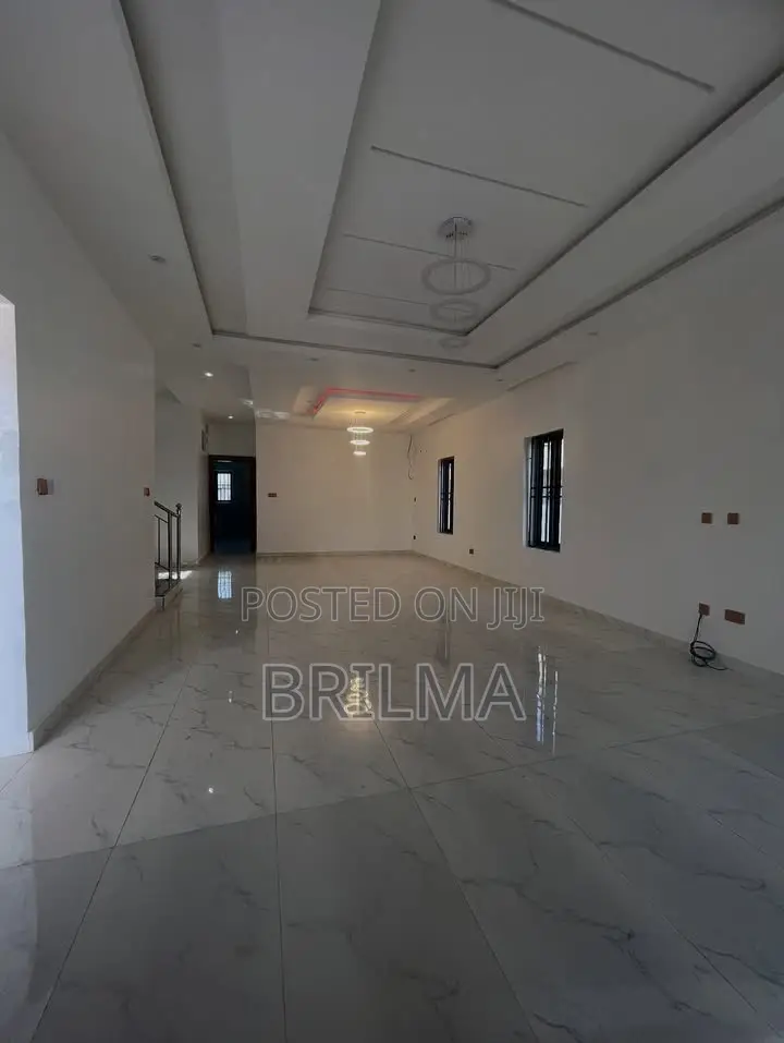 4bdrm Duplex in Guzape District for sale