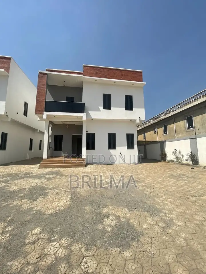 4bdrm Duplex in Guzape District for sale