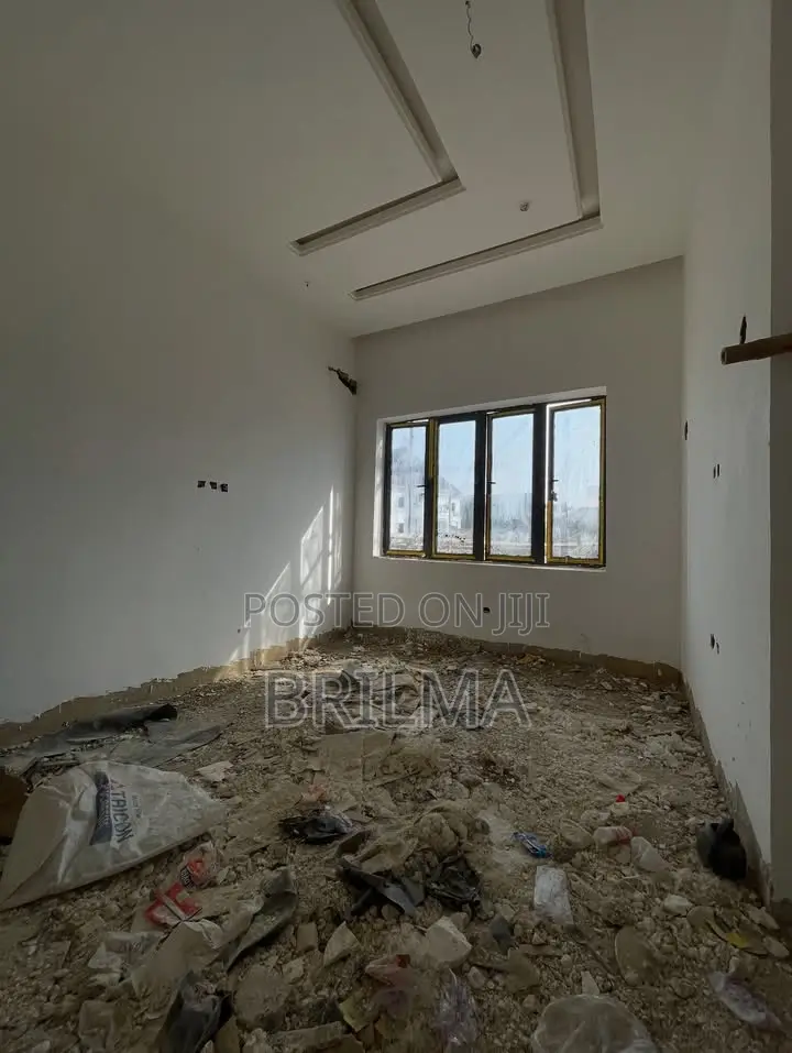 3bdrm Block of Flats in Jahi for sale