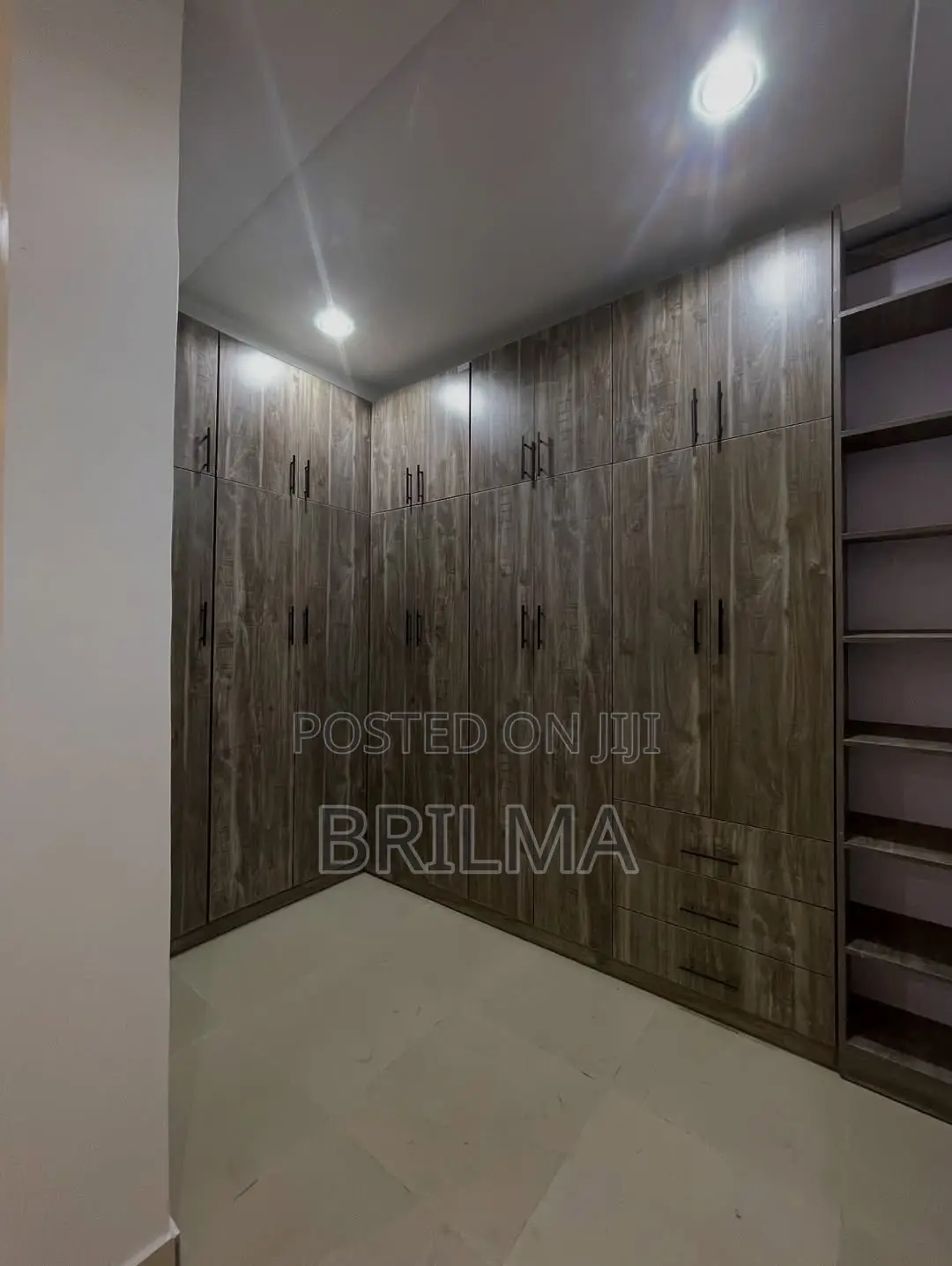 4bdrm Duplex in Jahi for sale