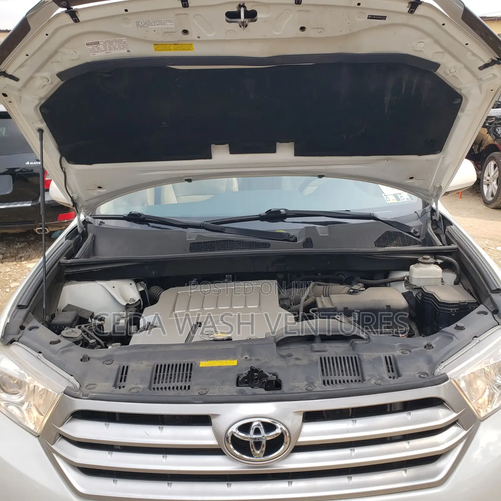 Toyota Highlander Limited 3.5l 4WD 2013 White