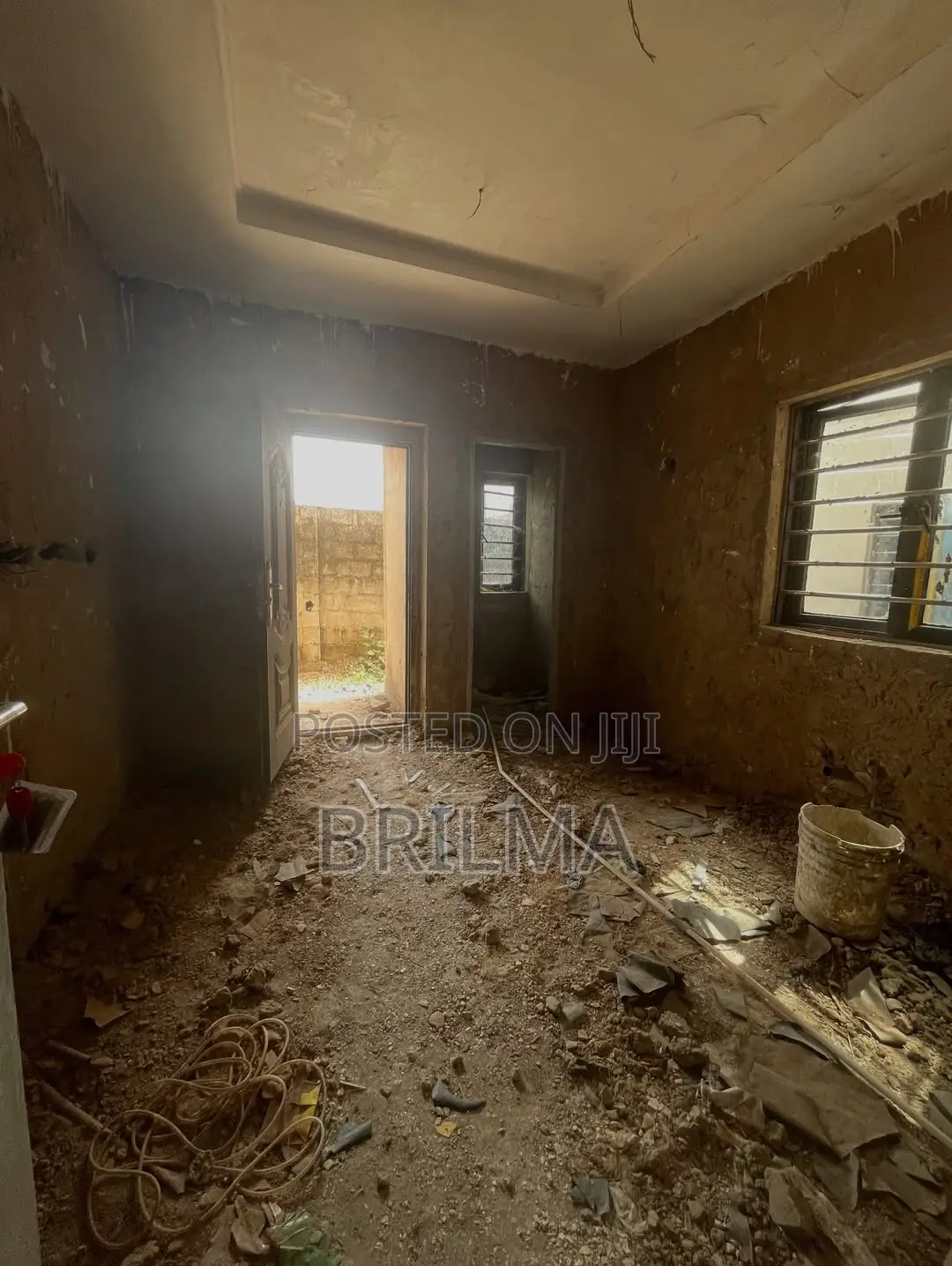 4bdrm Duplex in Durumi for sale