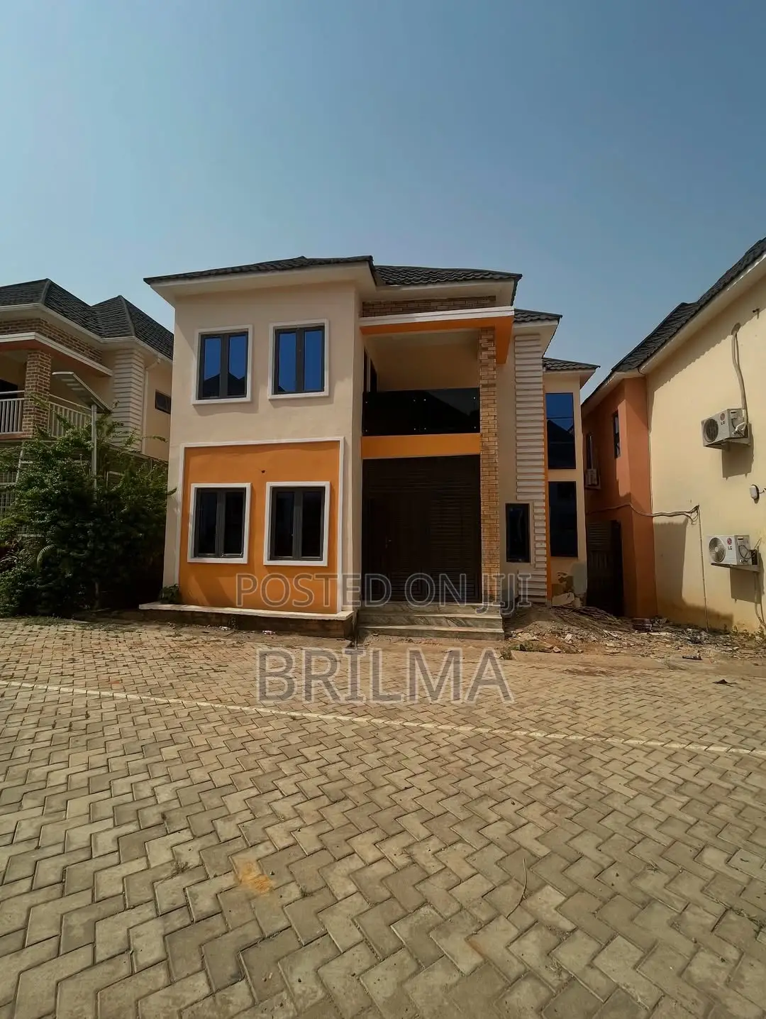 4bdrm Duplex in Durumi for sale
