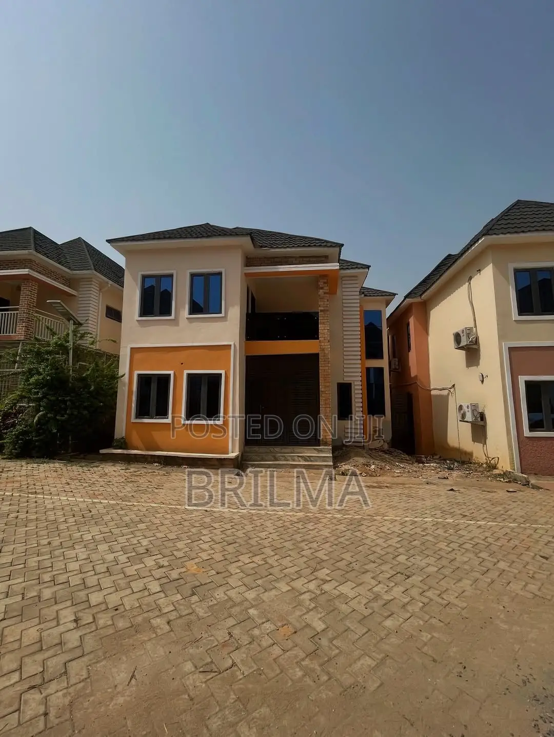 4bdrm Duplex in Durumi for sale