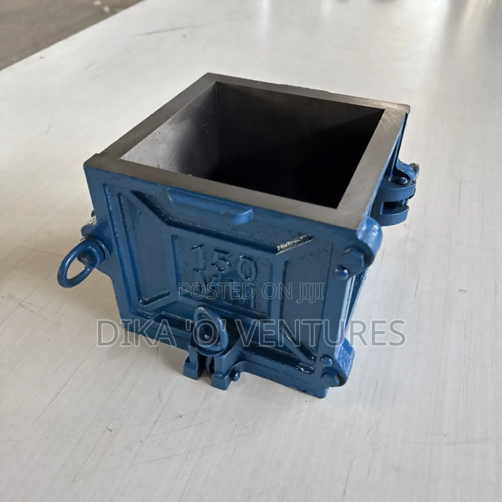 Cast Iron Cube Mould