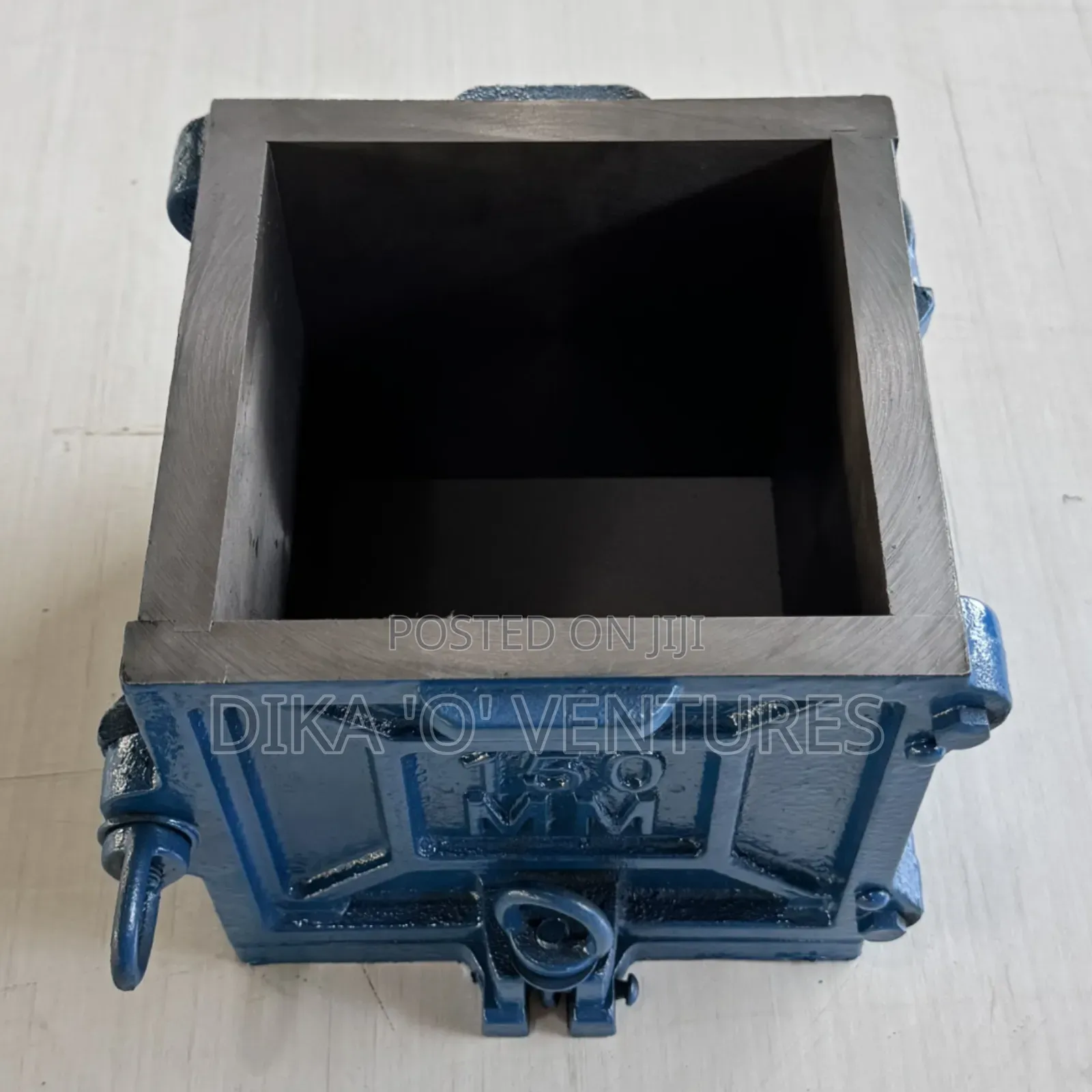 Cast Iron Cube Mould