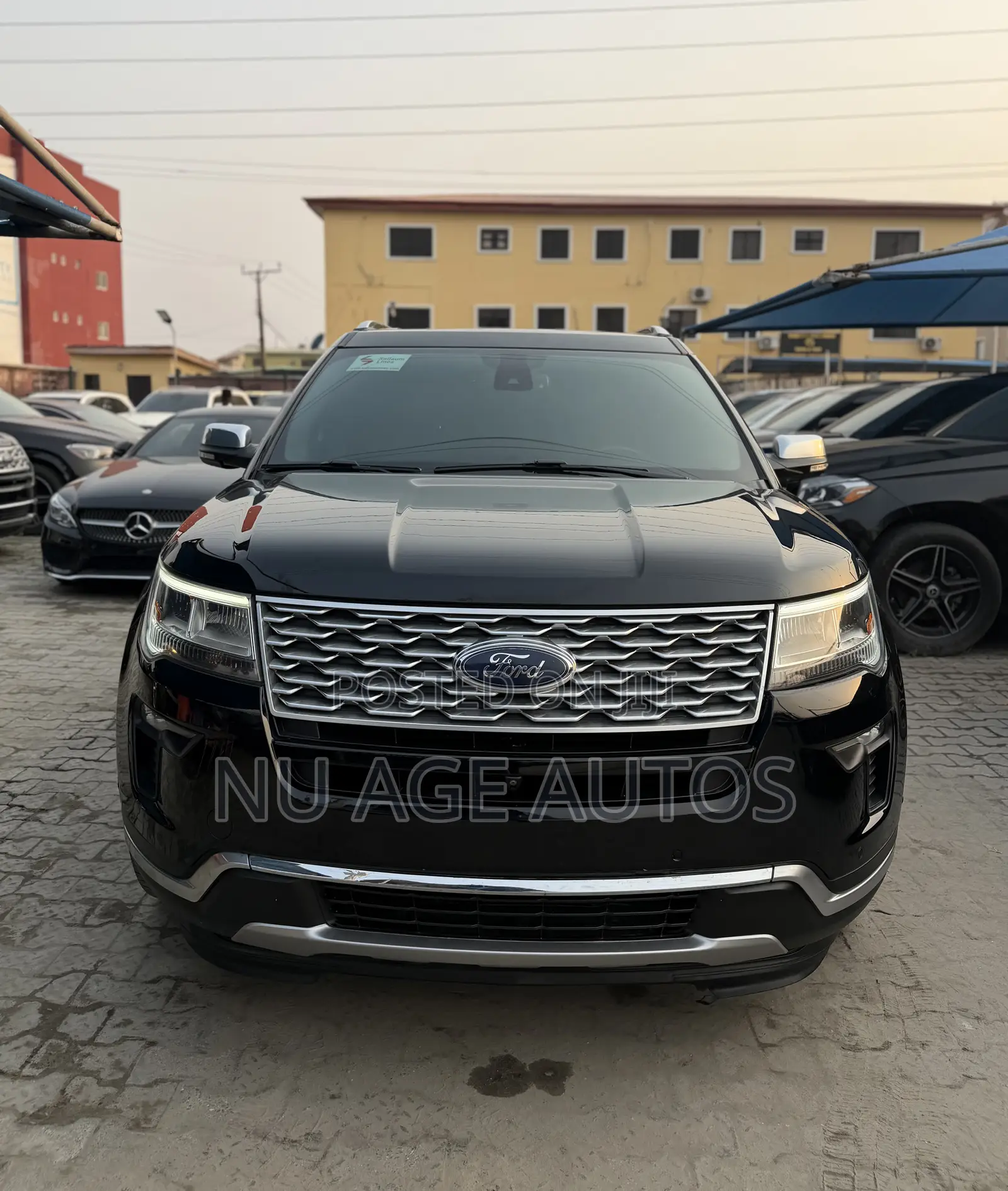 Ford Explorer Platinum AWD 2018 Black
