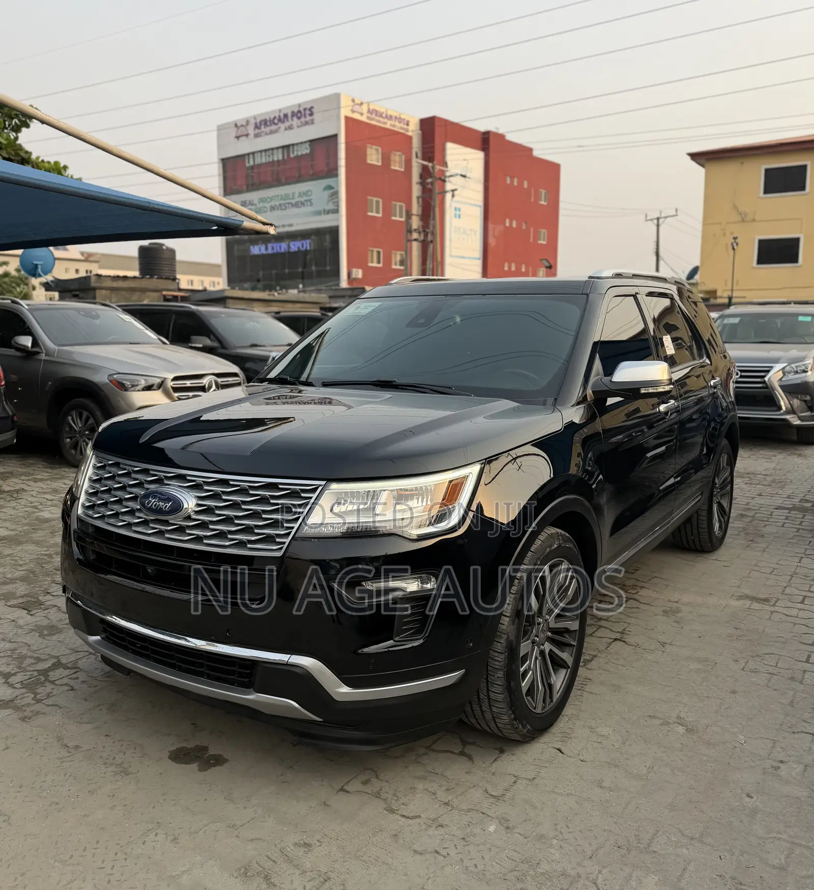 Ford Explorer Platinum AWD 2018 Black
