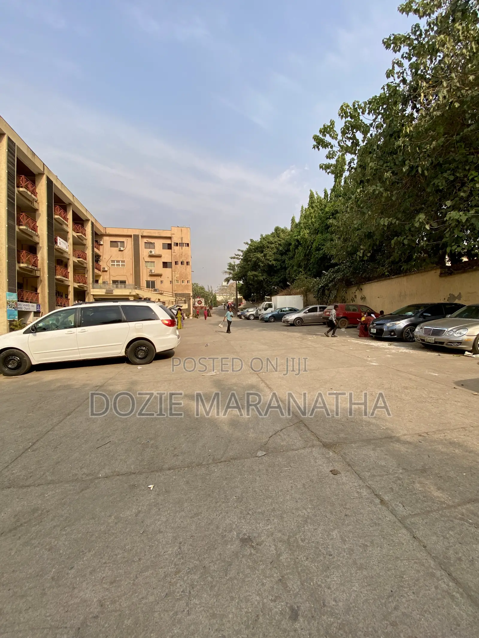 Fully Functional Commercial Plaza