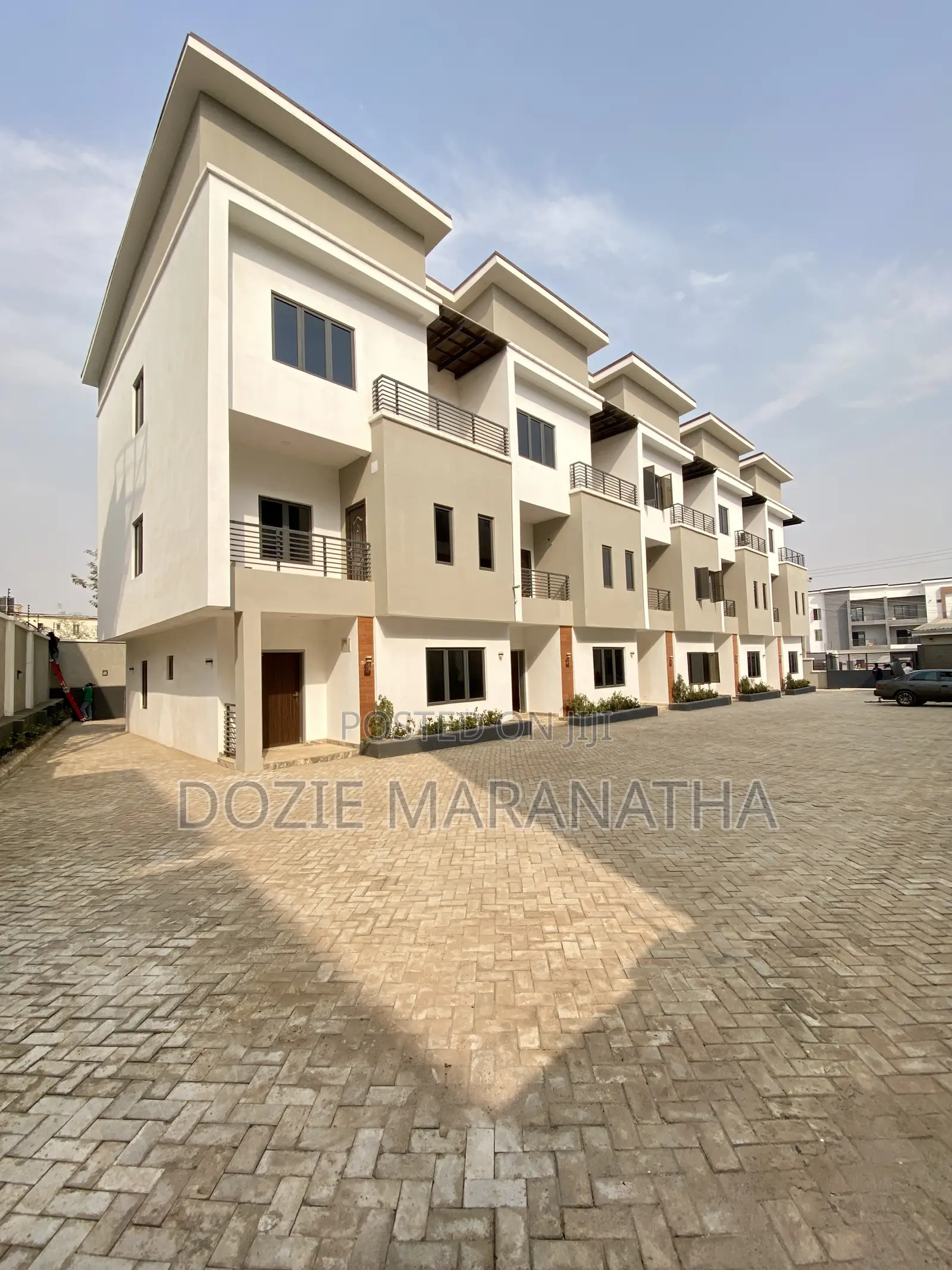 4bdrm Townhouse/Terrace in Jahi for sale