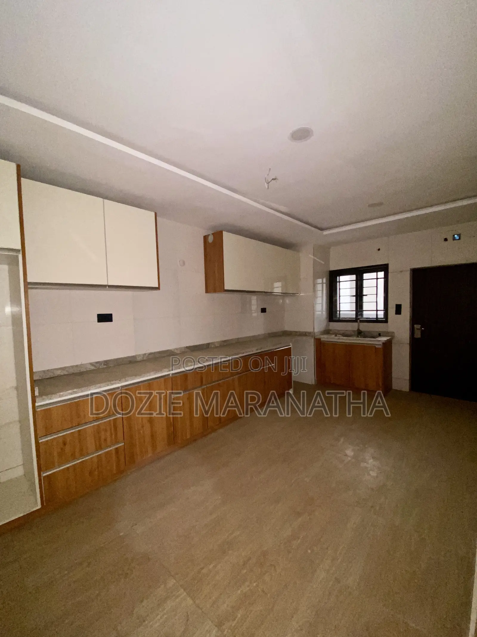 4bdrm Townhouse/Terrace in Jahi for sale