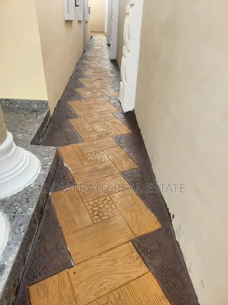 3bdrm Bungalow in Elebu Oluyole Estate, Akala Express for sale