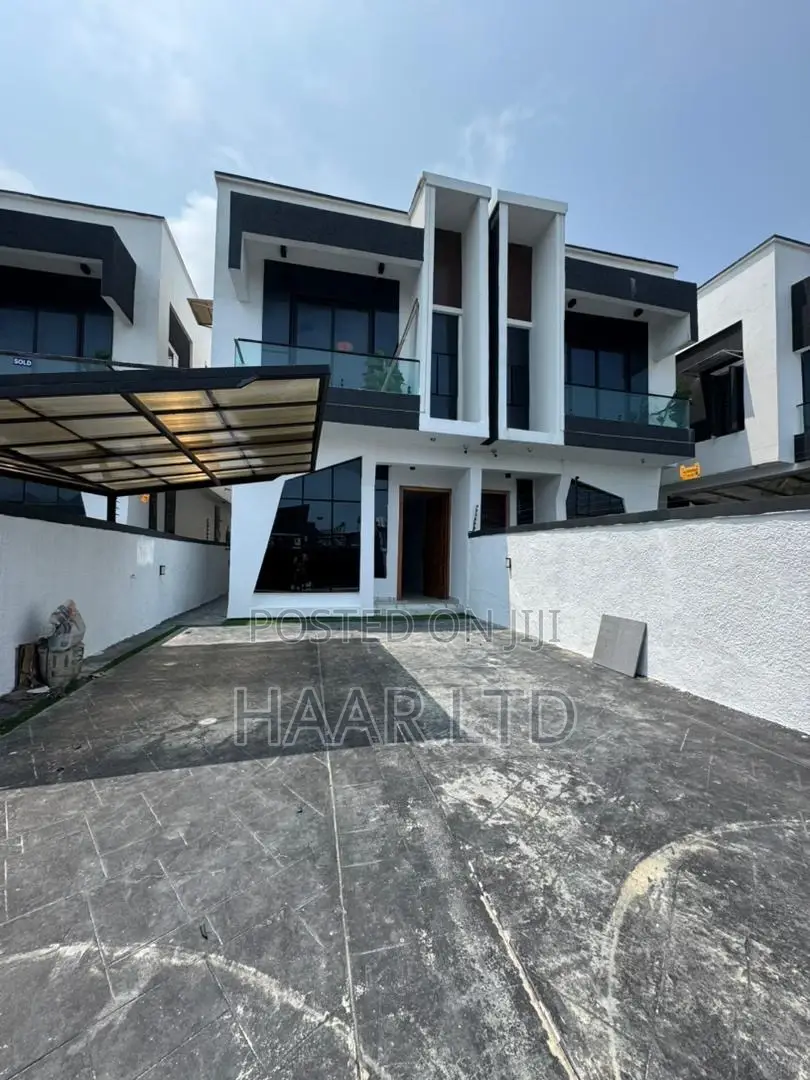 4bdrm Duplex in Lekki Phase 2 for sale