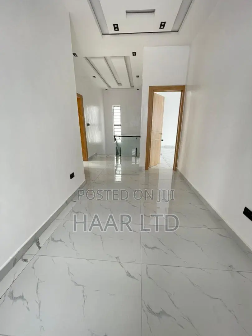 4bdrm Duplex in Lekki Phase 2 for sale