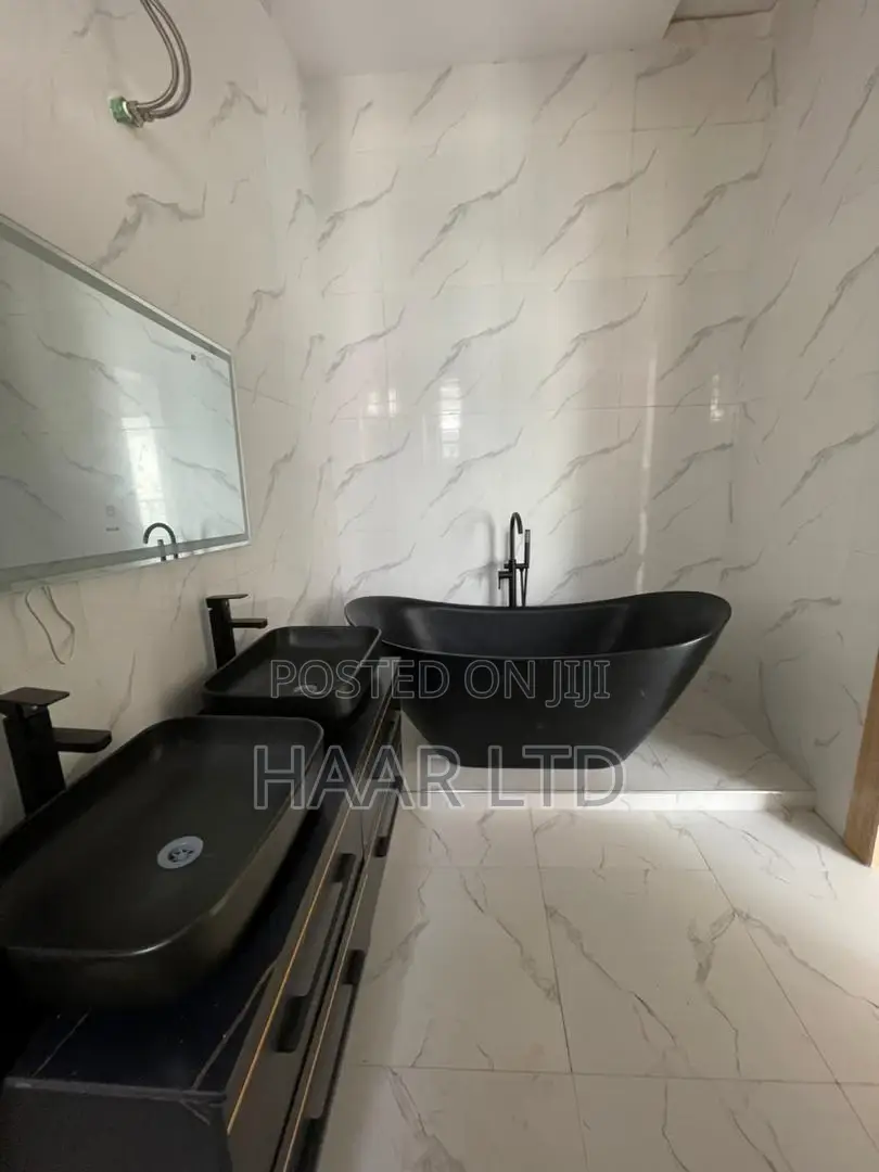 4bdrm Duplex in Lekki Phase 2 for sale