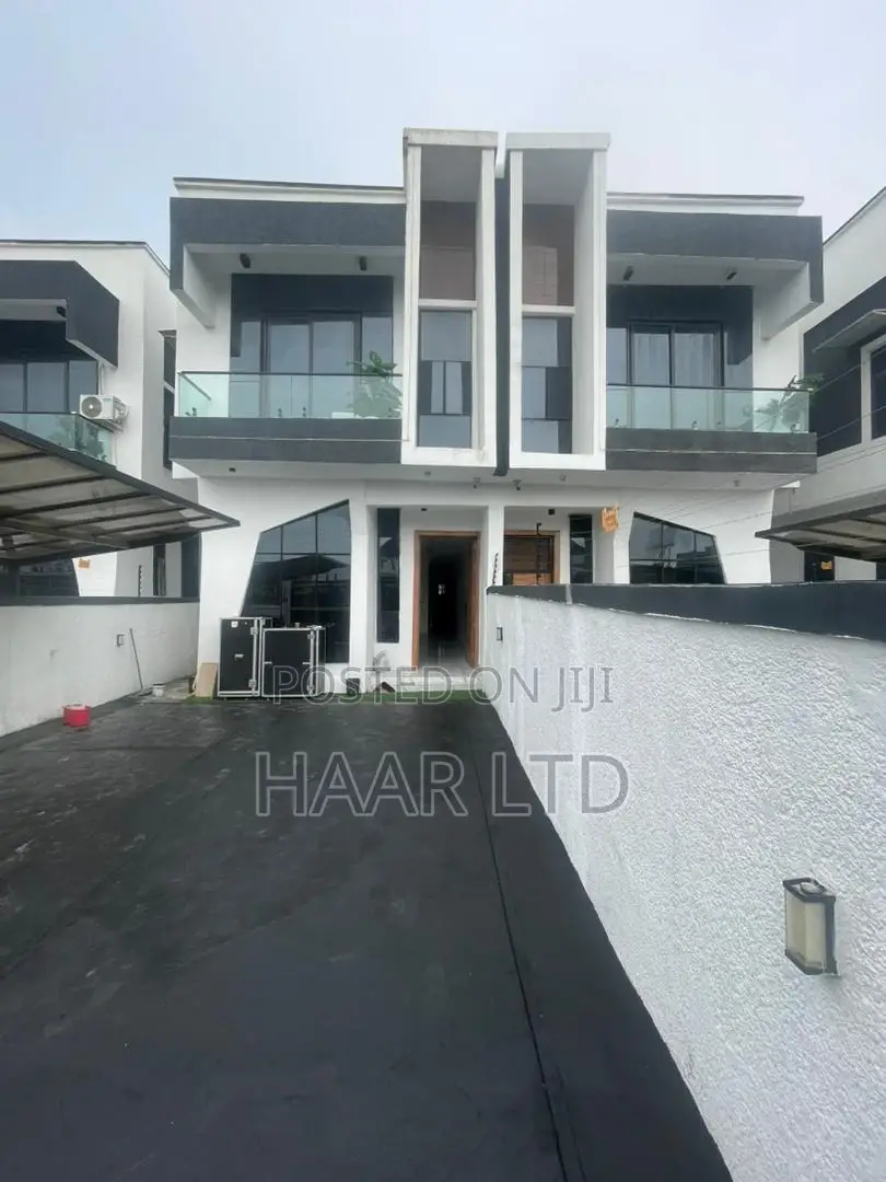 4bdrm Duplex in Lekki Phase 2 for sale
