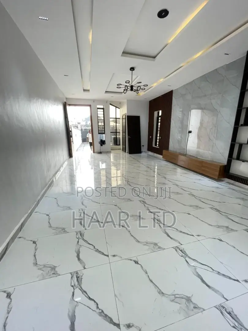 4bdrm Duplex in Lekki Phase 2 for sale