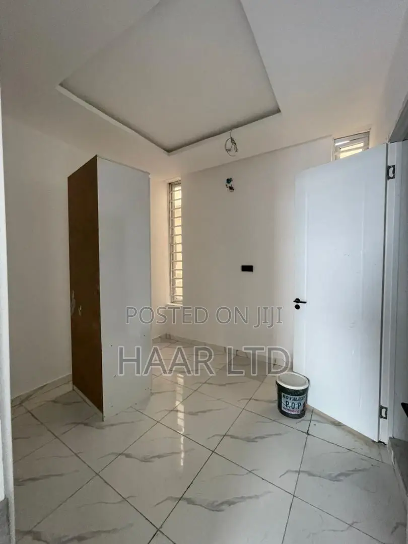 4bdrm Duplex in Ikota for sale