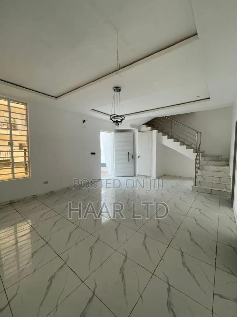 4bdrm Duplex in Ikota for sale