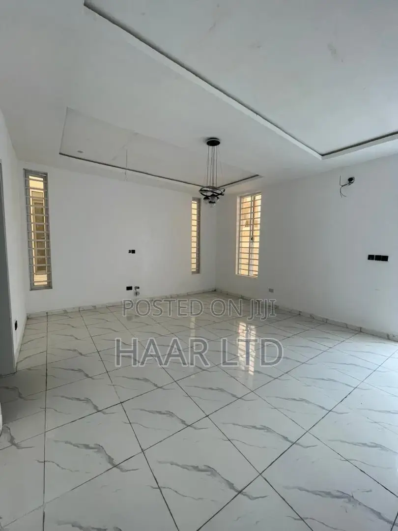 4bdrm Duplex in Ikota for sale