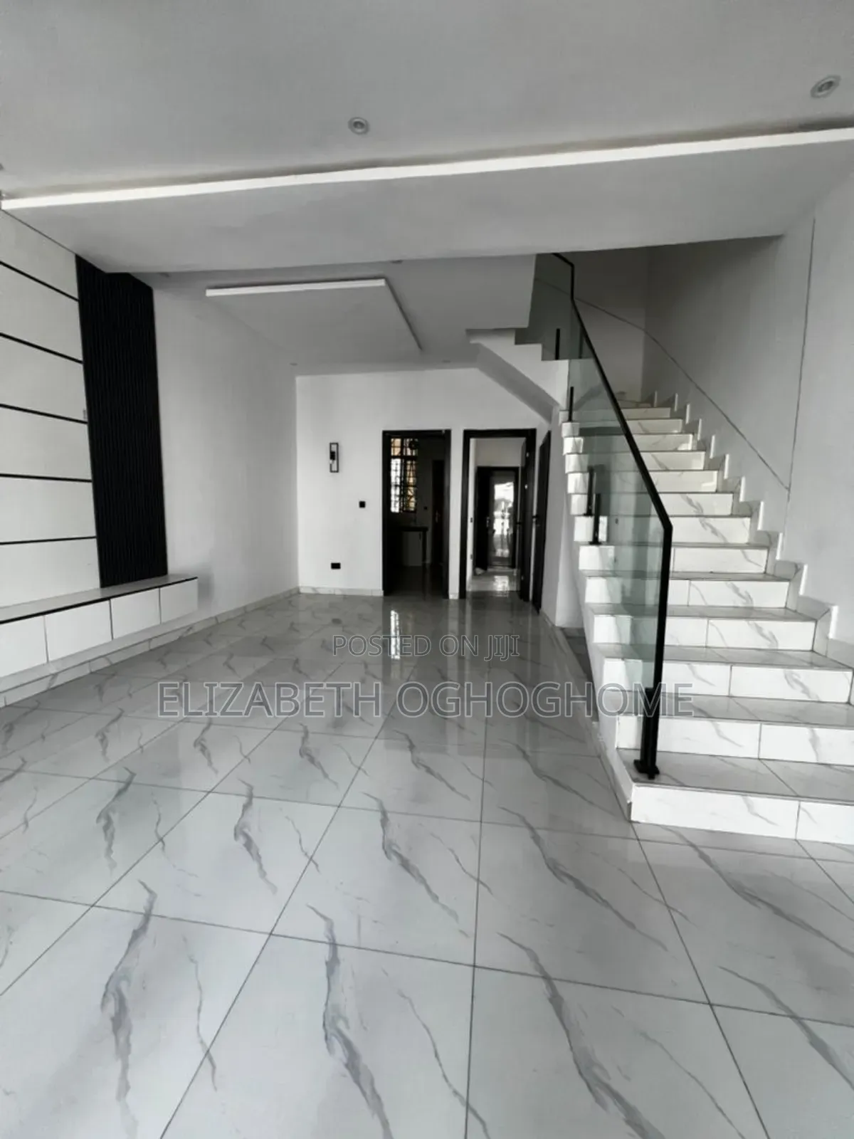 3bdrm Duplex in Ikota for sale