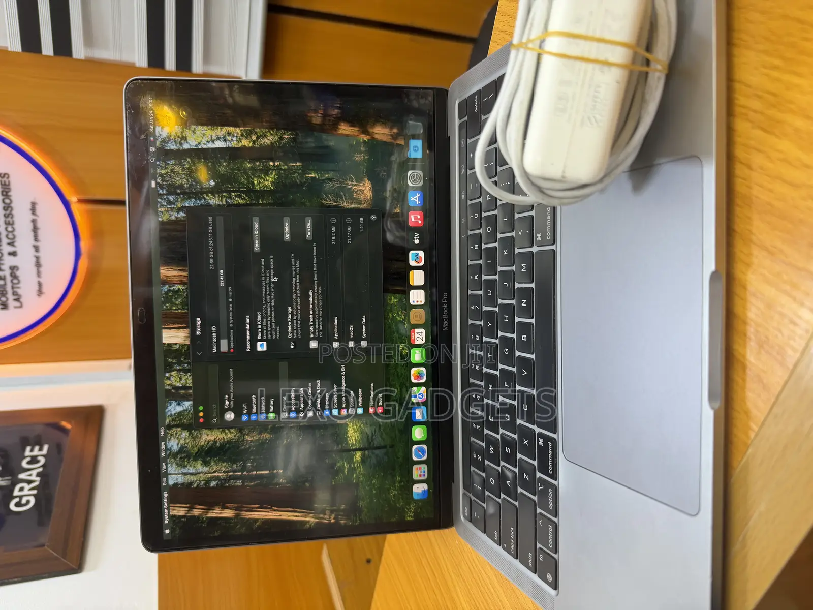 Laptop Apple MacBook Pro 2021 M1 8GB Apple M1 Pro SSD 256GB