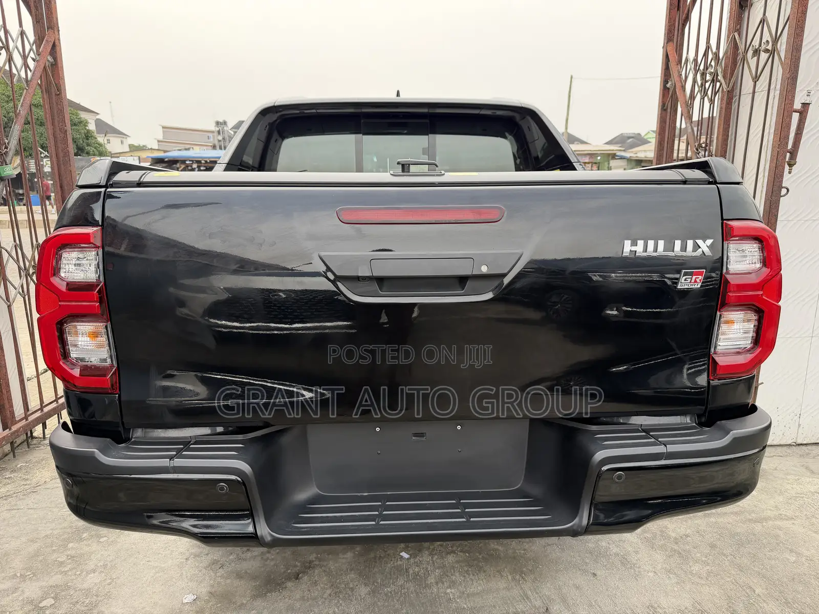 Toyota Hilux 2023 Black
