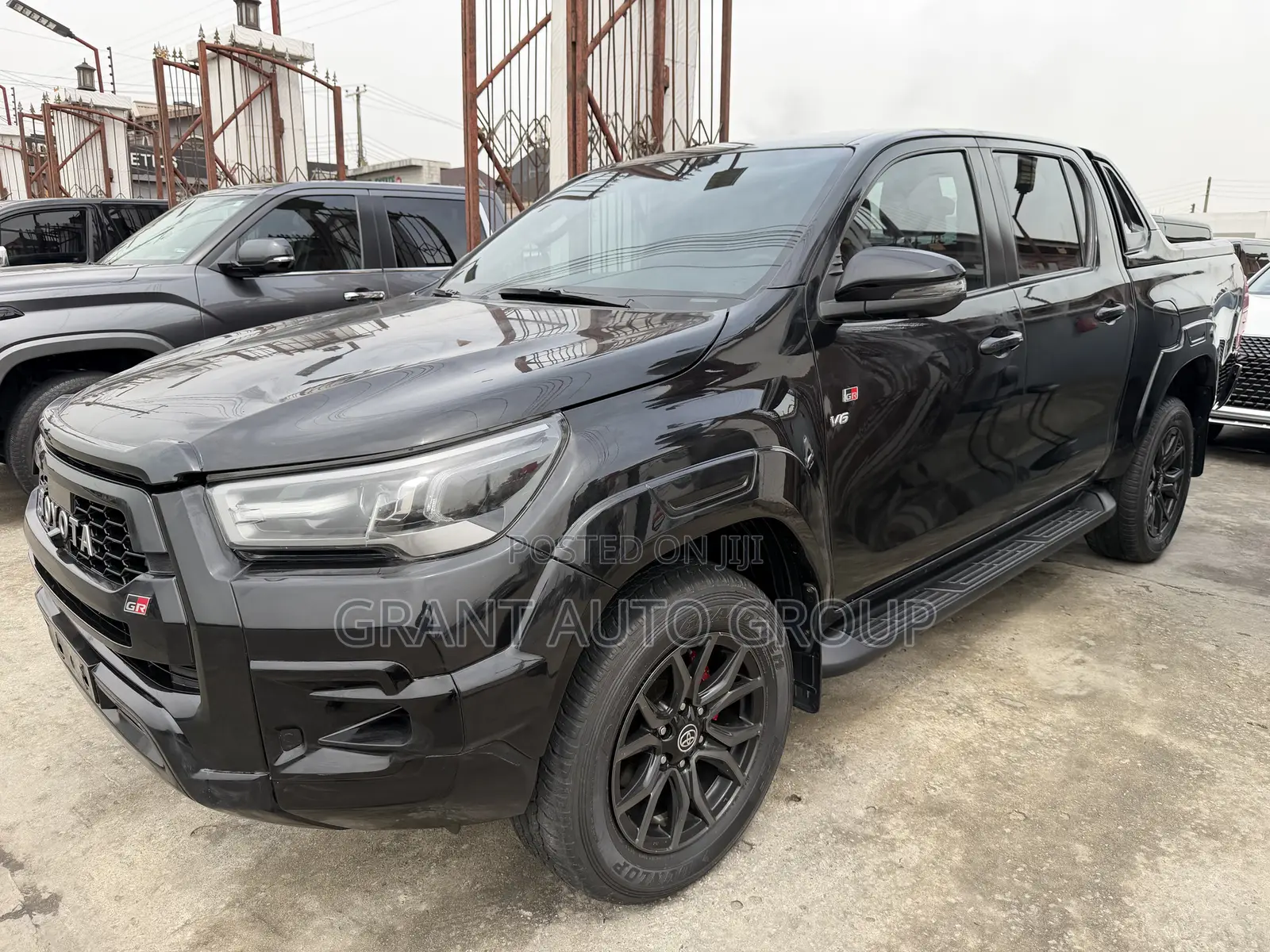 Toyota Hilux 2023 Black