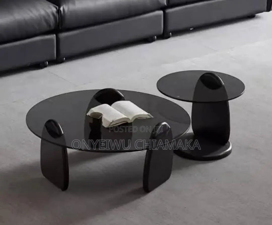 Round Center Table With Small Stools