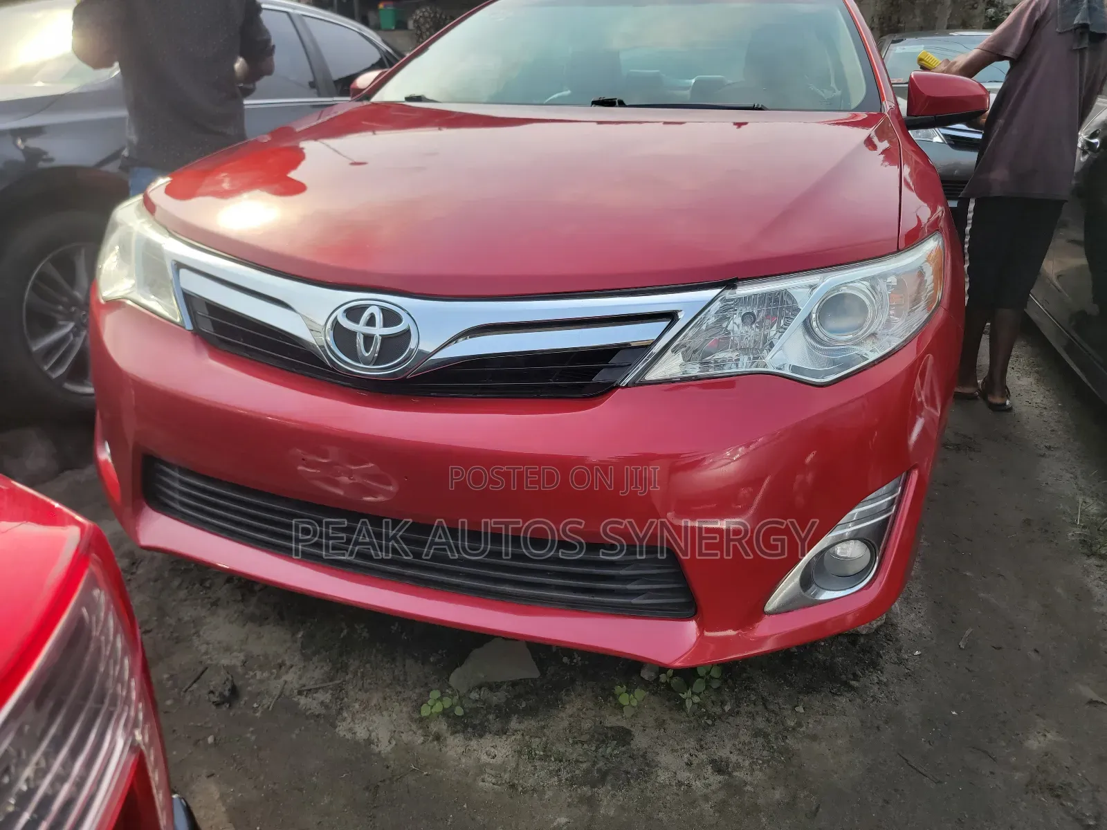 Toyota Camry XLE 4dr Sedan (2.5L 4cyl 6A) 2013 Red