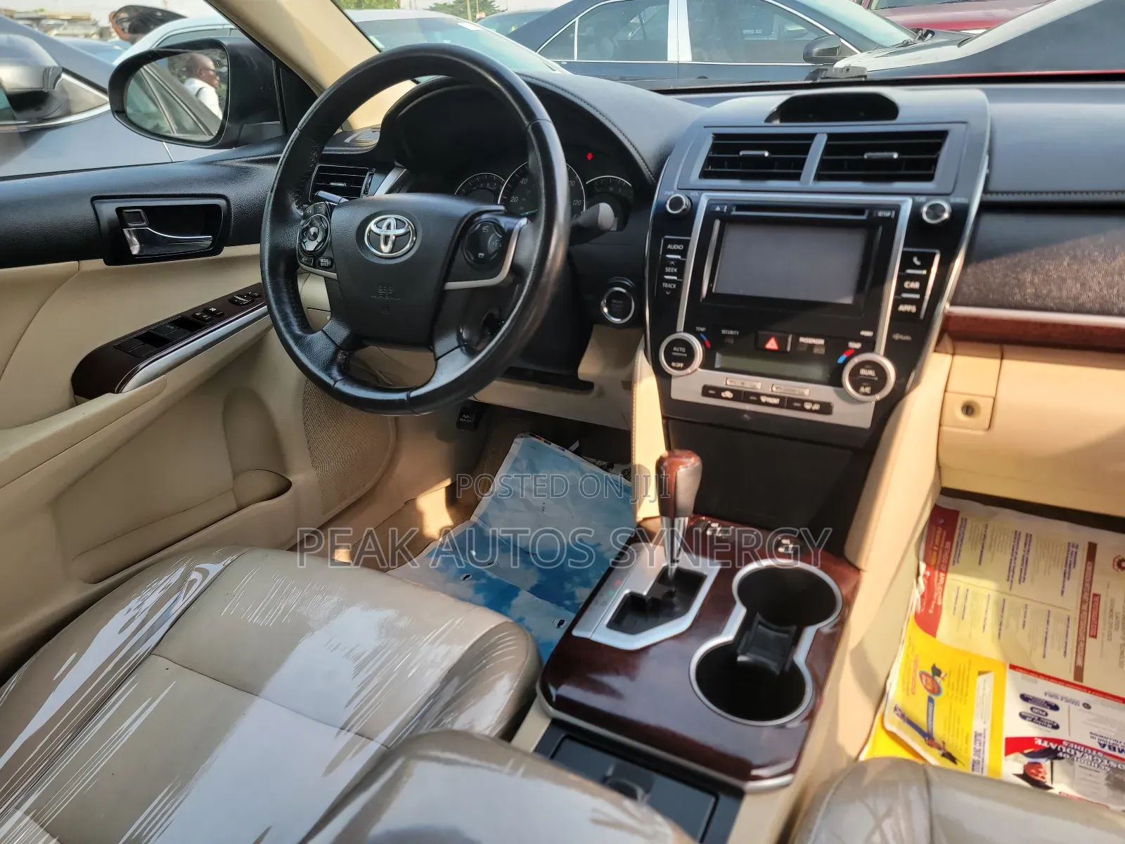 Toyota Camry XLE 4dr Sedan (2.5L 4cyl 6A) 2013 Red