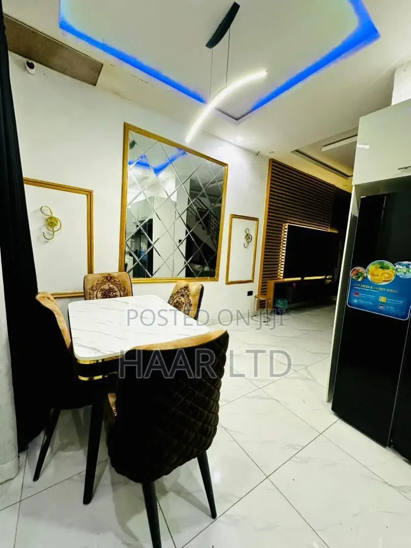 2bdrm Apartment in Lekki Phase 2 for sale