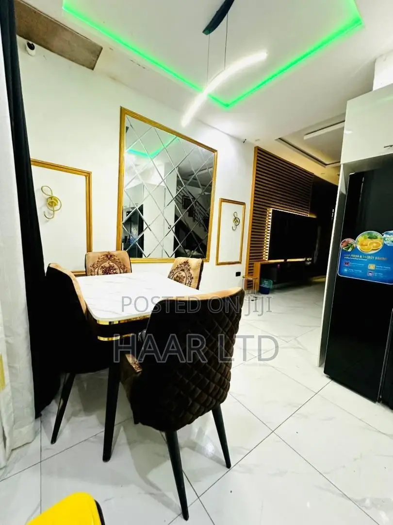 2bdrm Apartment in Lekki Phase 2 for sale