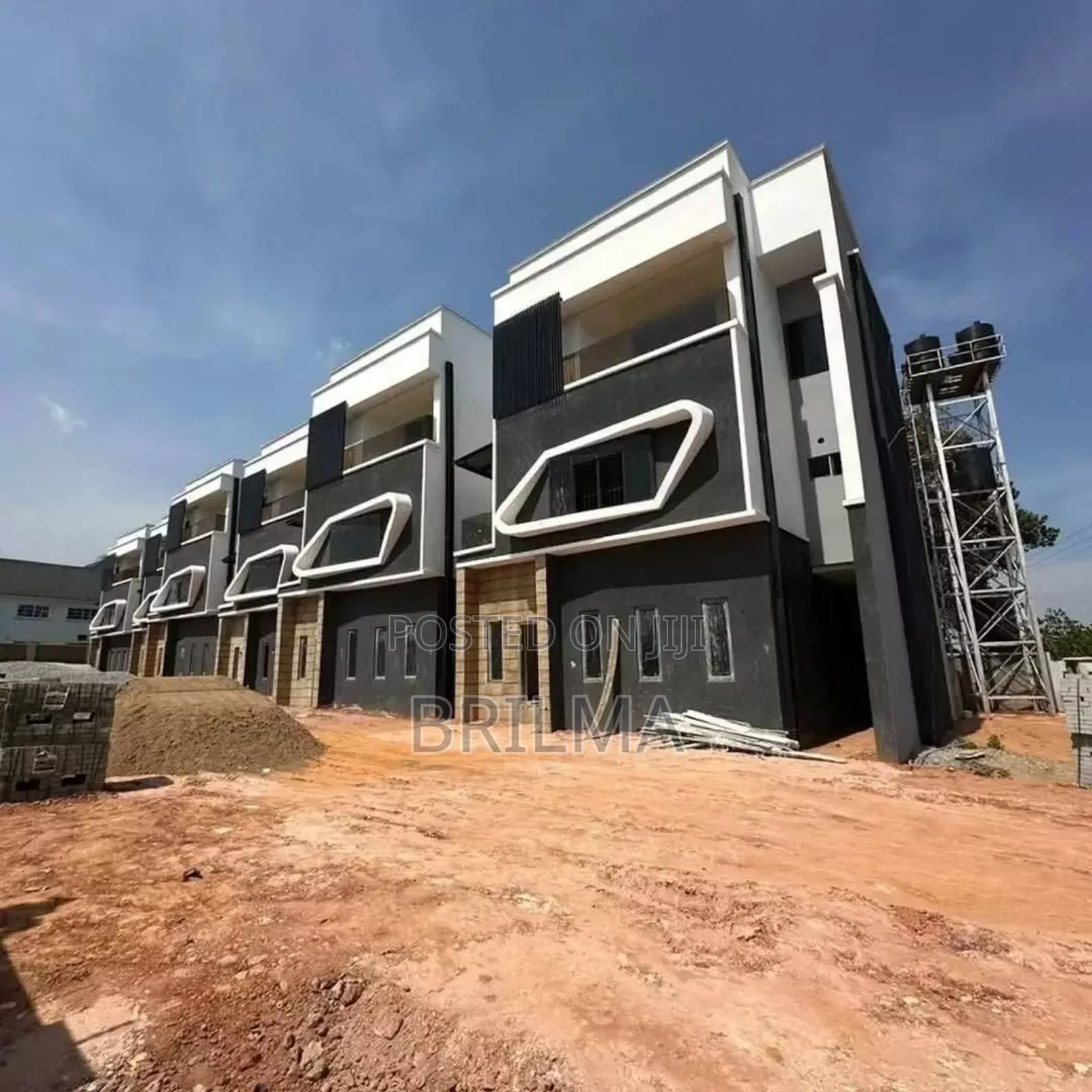 4bedrooms Terrace Located in Kaura