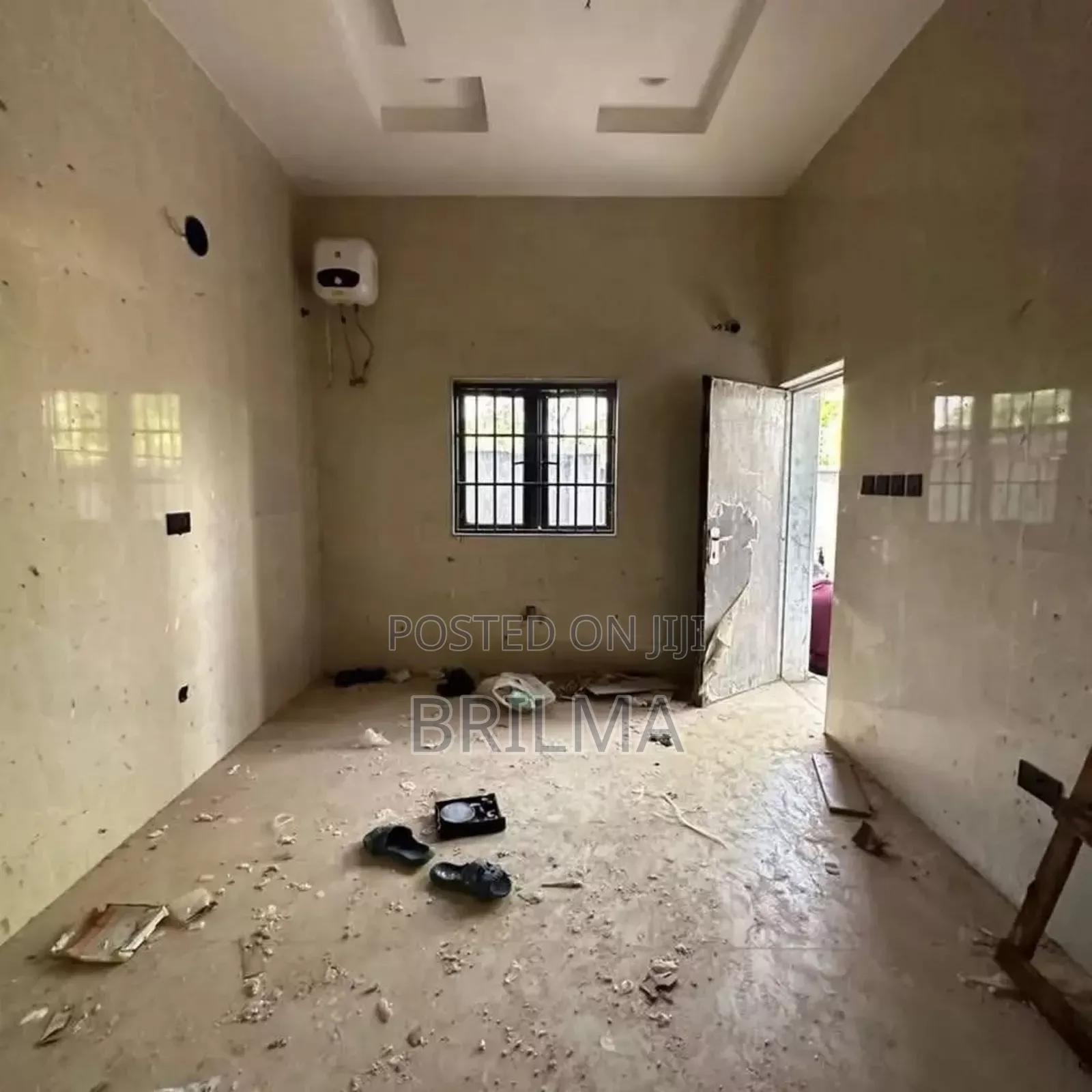 4bedrooms Terrace Located in Kaura