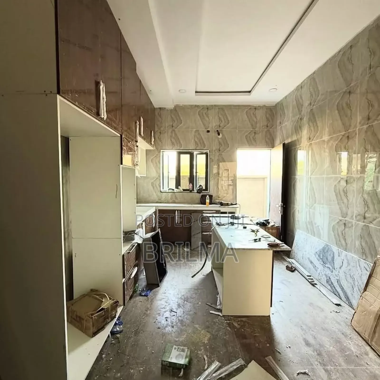 4bedrooms Town House in Jahi
