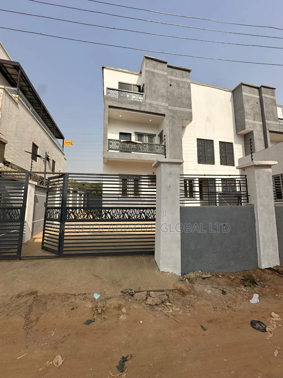 4bdrm Duplex in Orchacho Estate for rent