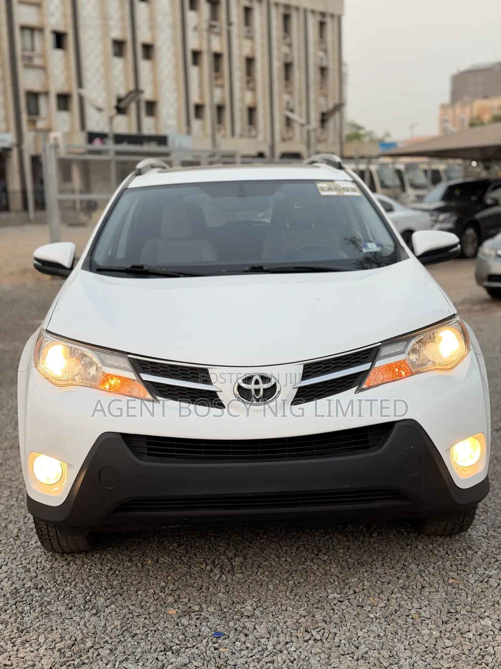 Toyota RAV4 XLE 4dr SUV (2.5L 4cyl 6A) 2015 White