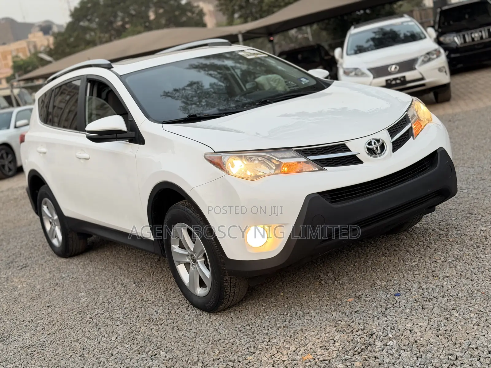Toyota RAV4 XLE 4dr SUV (2.5L 4cyl 6A) 2015 White