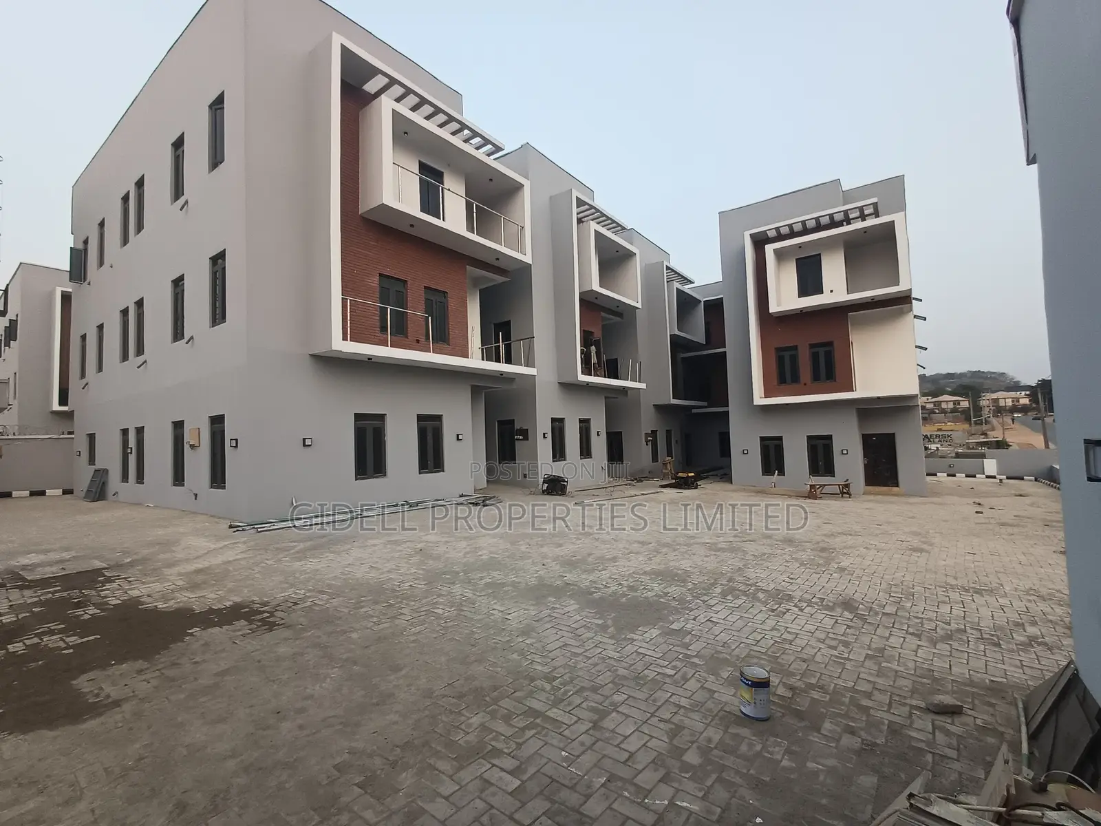 4bdrm Townhouse / Terrace in Mabushi for rent
