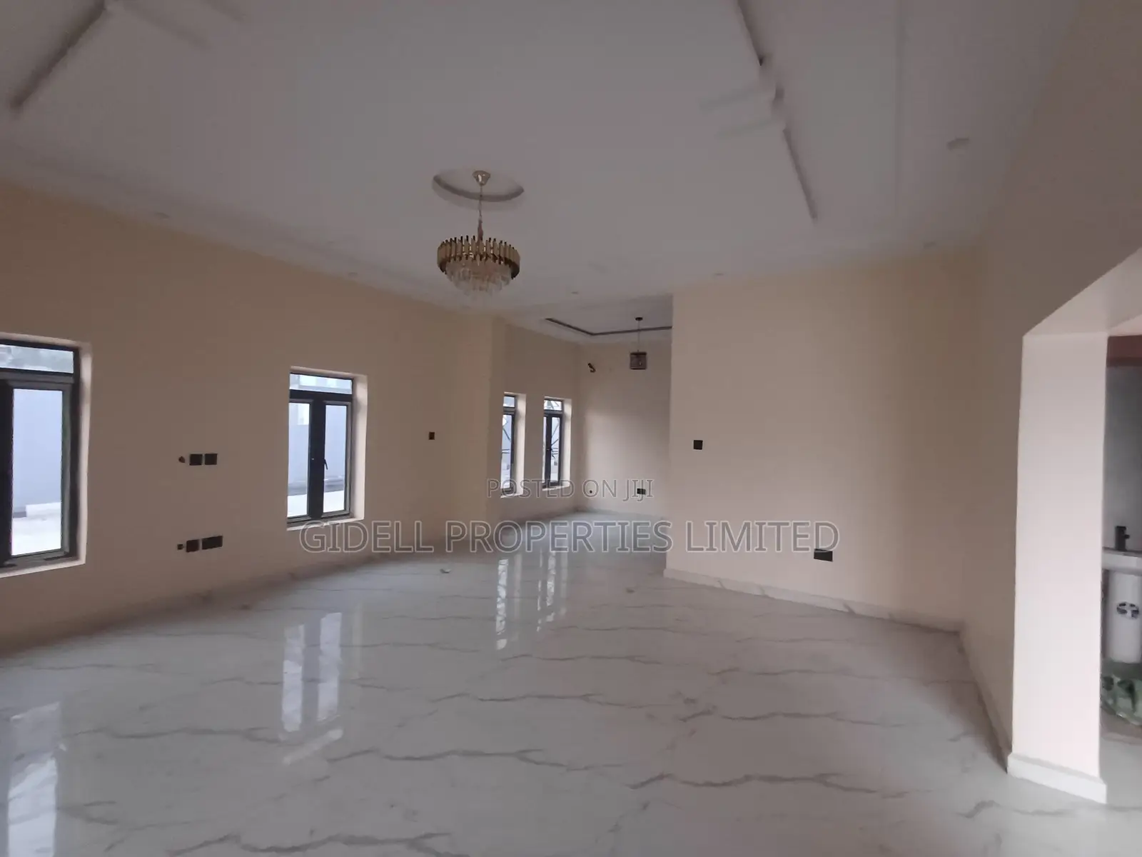 4bdrm Townhouse / Terrace in Mabushi for rent