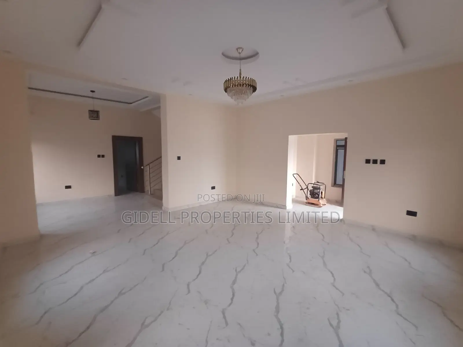 4bdrm Townhouse / Terrace in Mabushi for rent